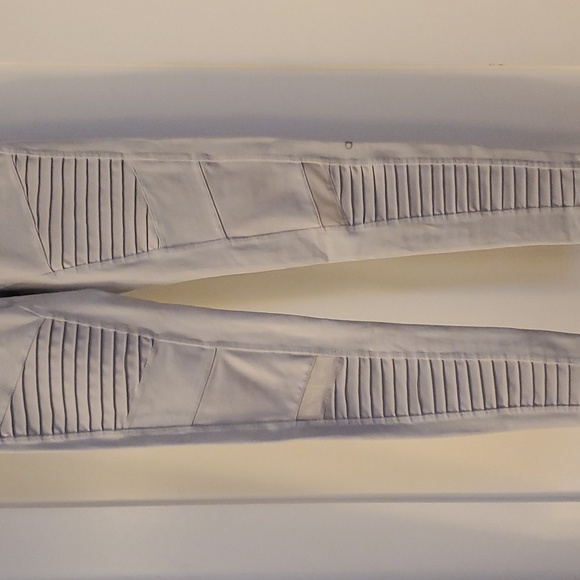 ALO Yoga White Leggings - Picture 3 of 6